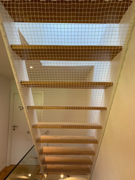 Filet de protection sécurité escalier ouvert